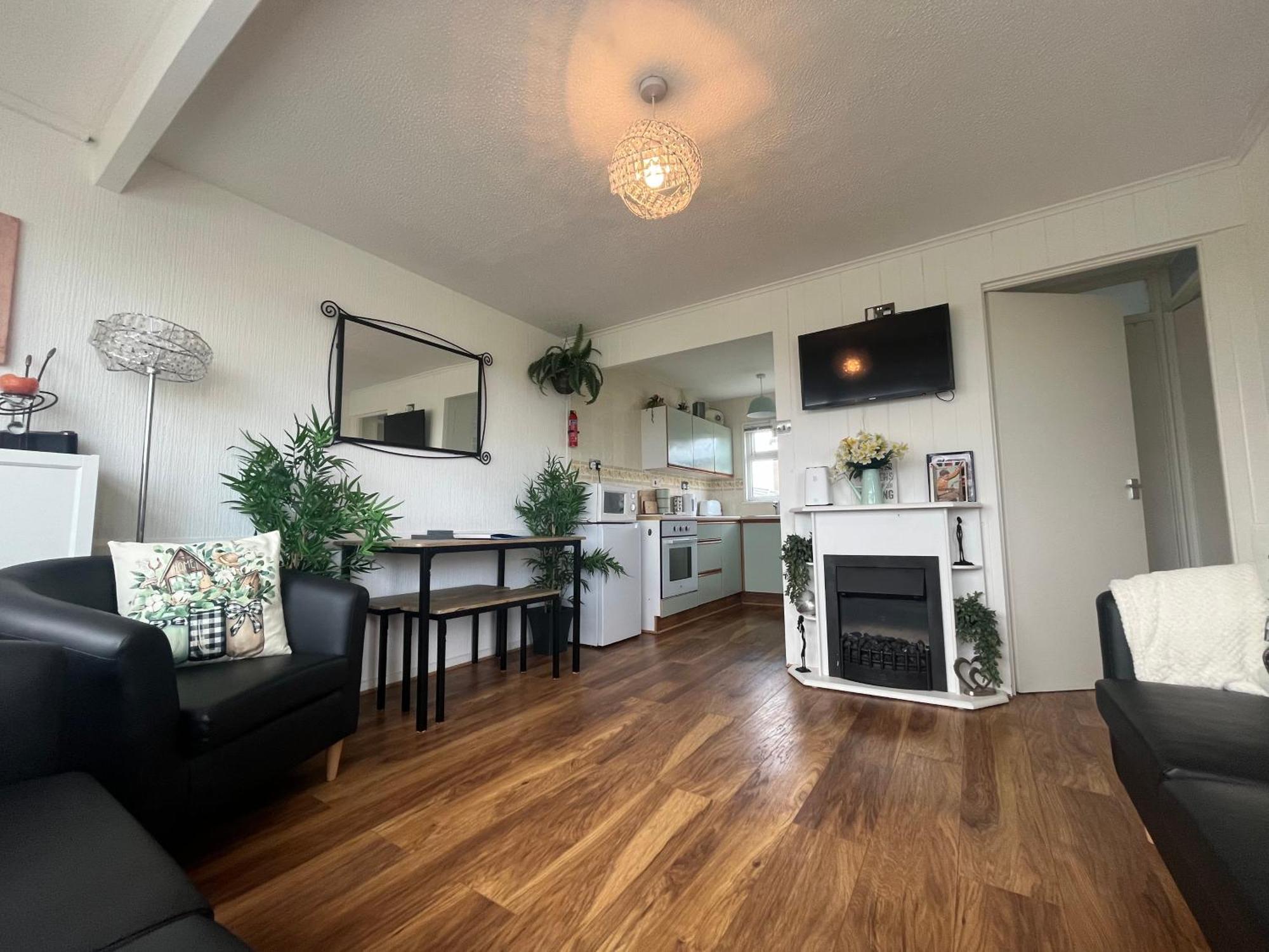 The Green One: Pet-Friendly Chalet with Wi-Fi at Sunbeach Scratby Exterior photo